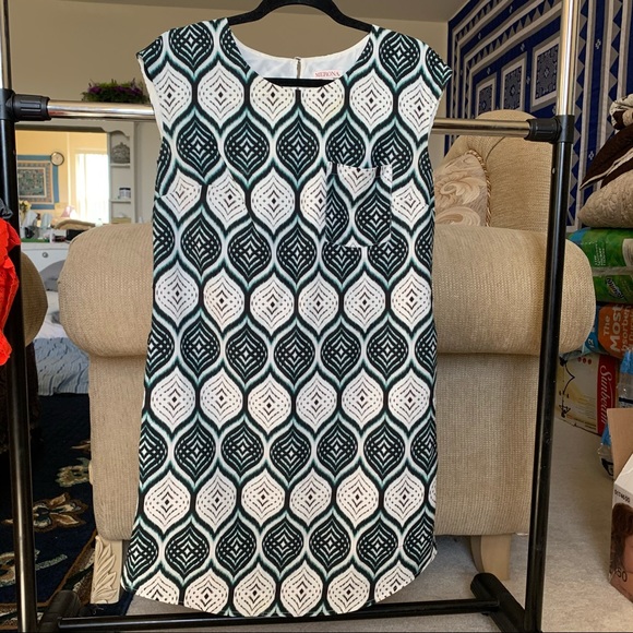 Dress - Picture 1 of 3